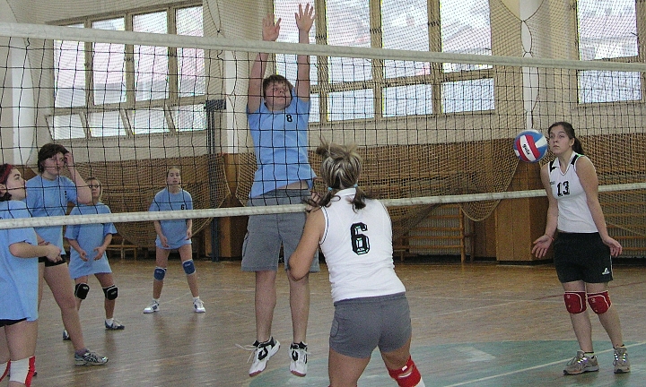 Starší žákyně - 5.kolo KP - Dvůr K.n.L. 20.1.2008     10.jpg